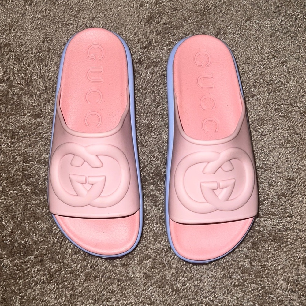Gucci Interlocking rubber slides